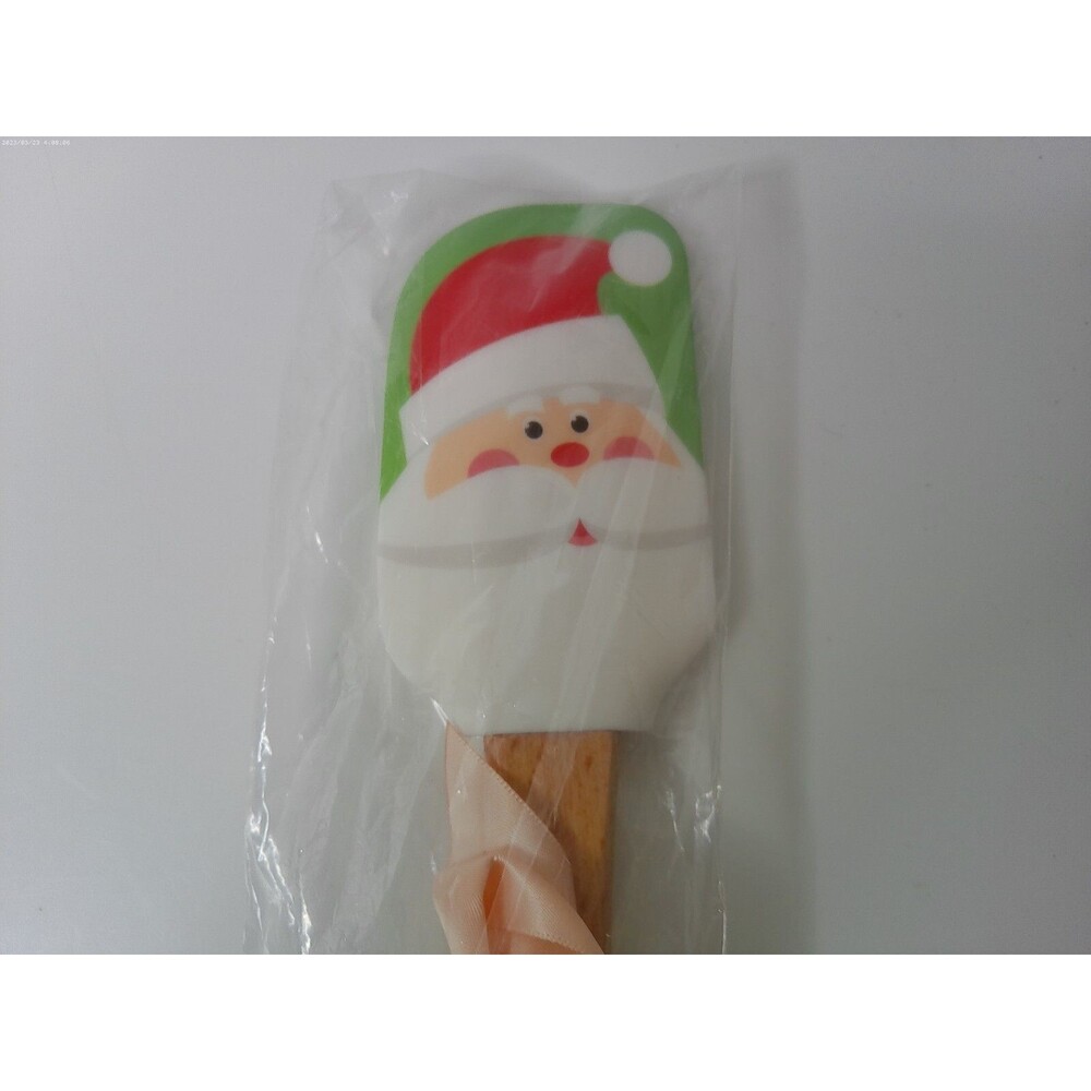 Santa Cake Spatula
